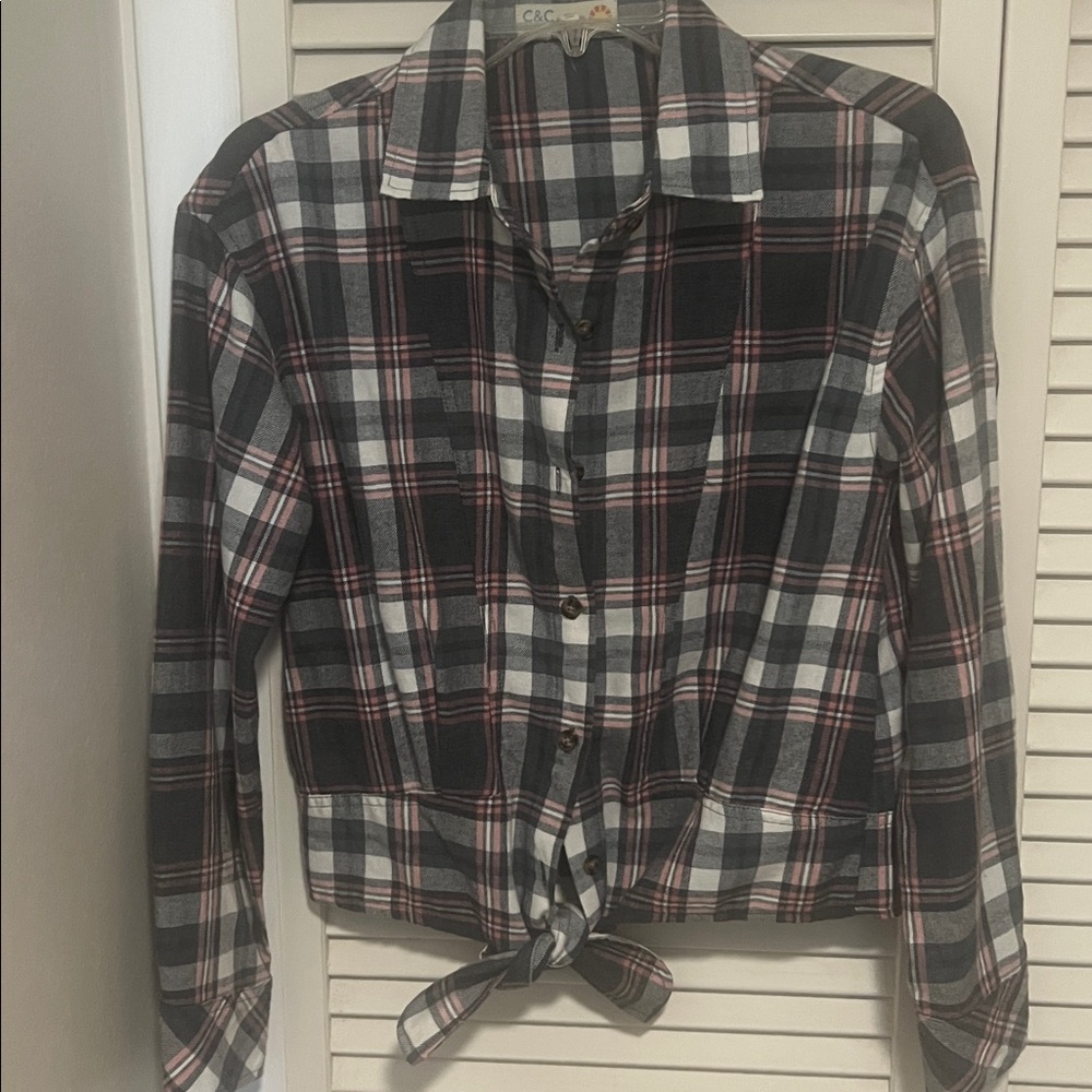 C & C California Gray Pink & White Plaid Tie‎ Front Flannel - Women’s Size SMALL
